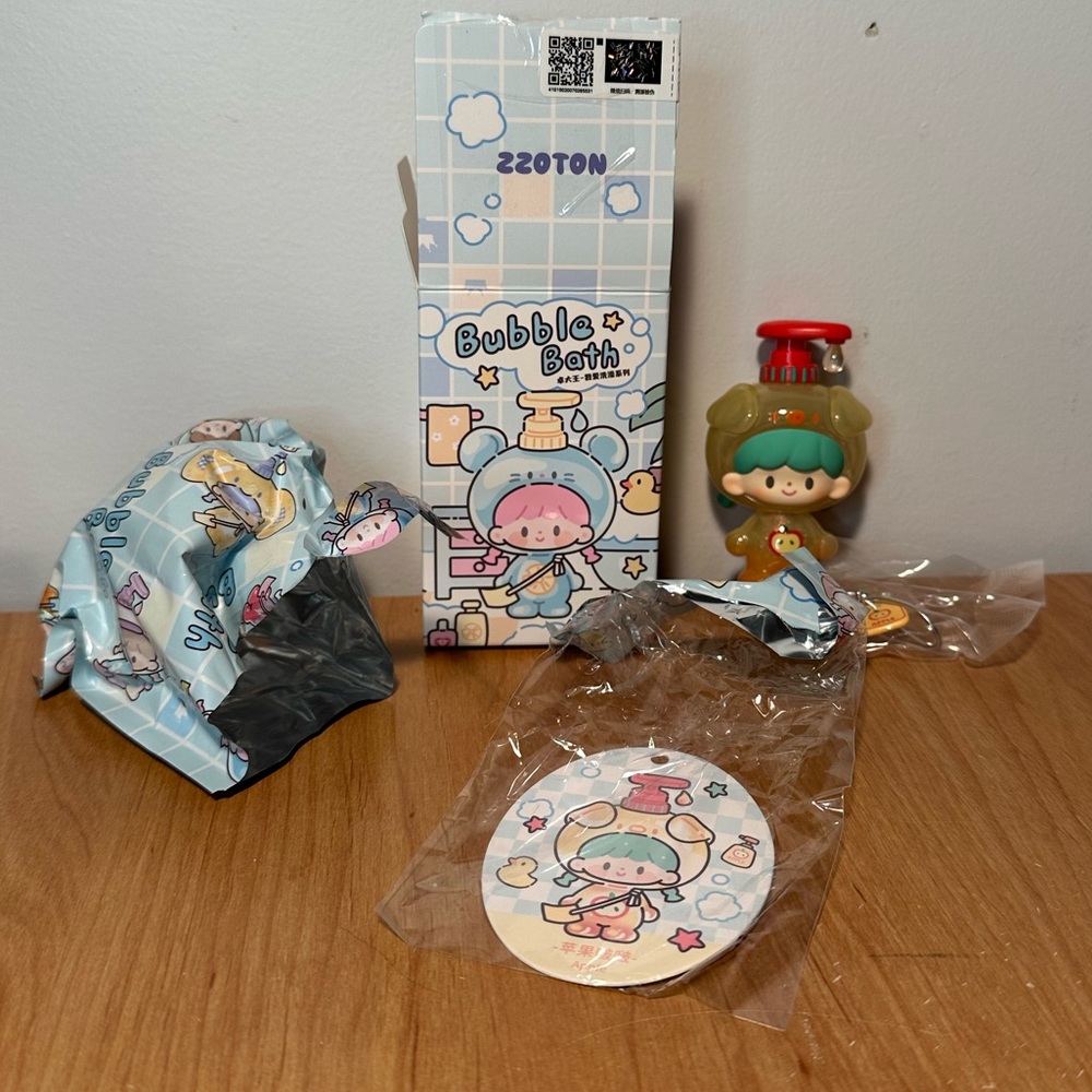 Finding Unicorn Bubble Bath Figurine with Accessories